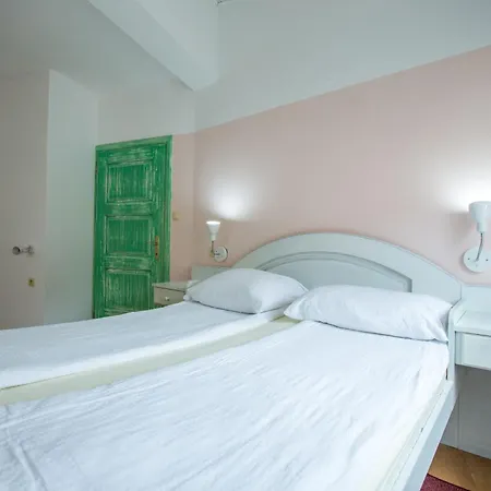 And Vitomir Apartment *