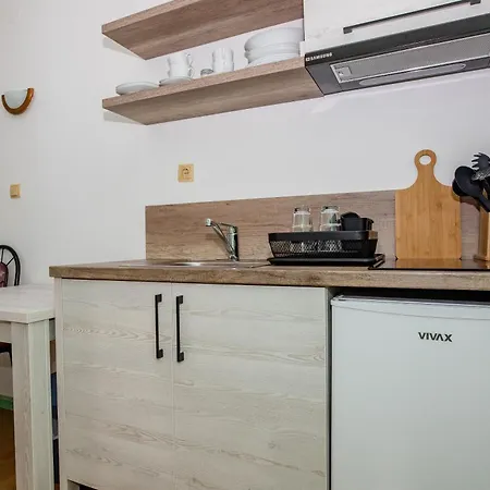 And Vitomir Apartment Lopar