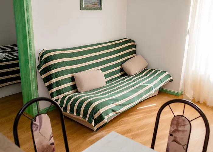 And Vitomir Apartament Lopar