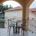 And Vitomir Appartement Lopar