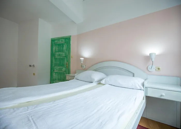 And Vitomir Appartement *