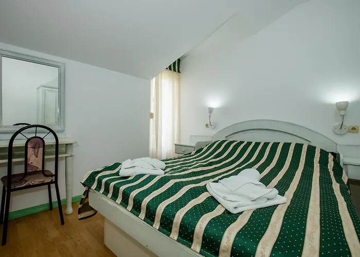 Appartement And Vitomir *