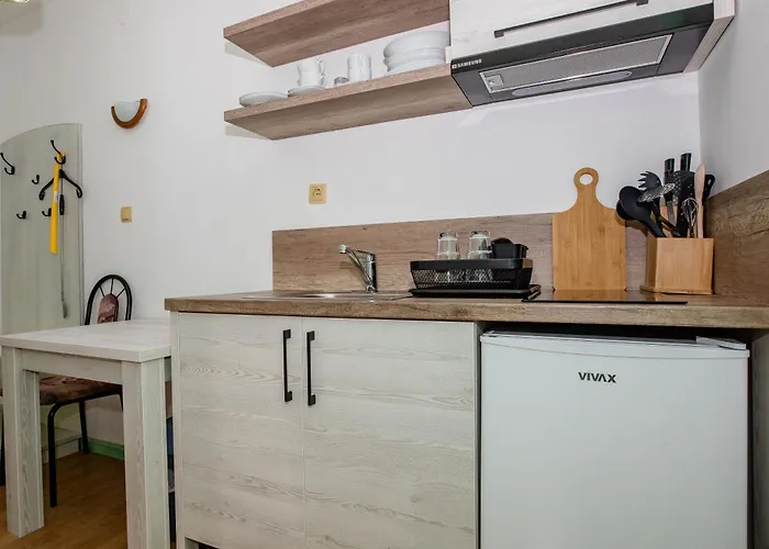 And Vitomir Appartement Lopar