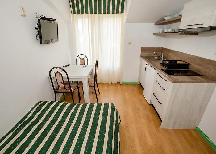 And Vitomir Appartement Lopar